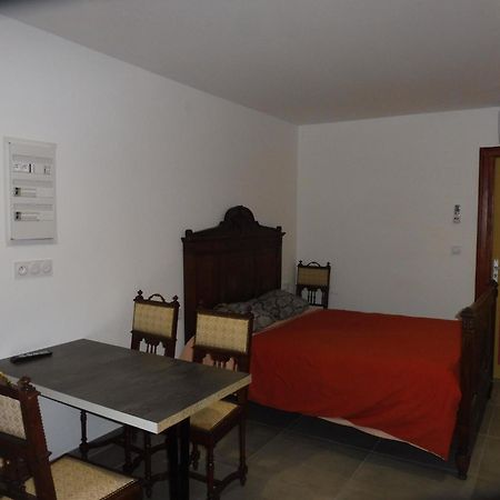 4 Chambres Meublees Et Un Seul Studio Avec Petite Cuisine Til-Chatel エクステリア 写真