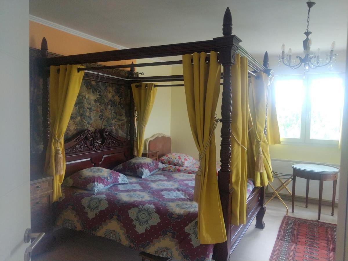 4 Chambres Meublees Et Un Seul Studio Avec Petite Cuisine Til-Chatel エクステリア 写真