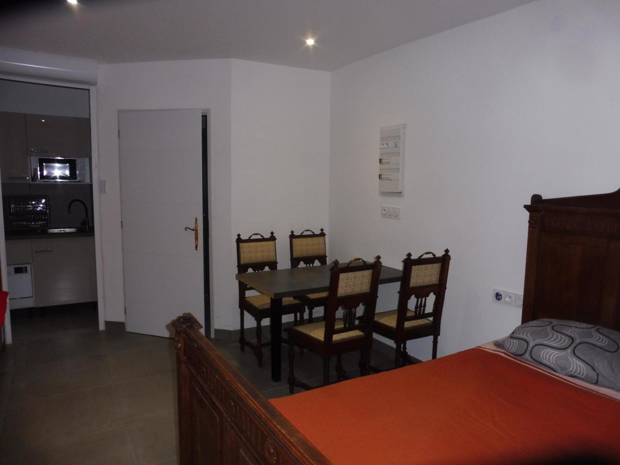 4 Chambres Meublees Et Un Seul Studio Avec Petite Cuisine Til-Chatel エクステリア 写真