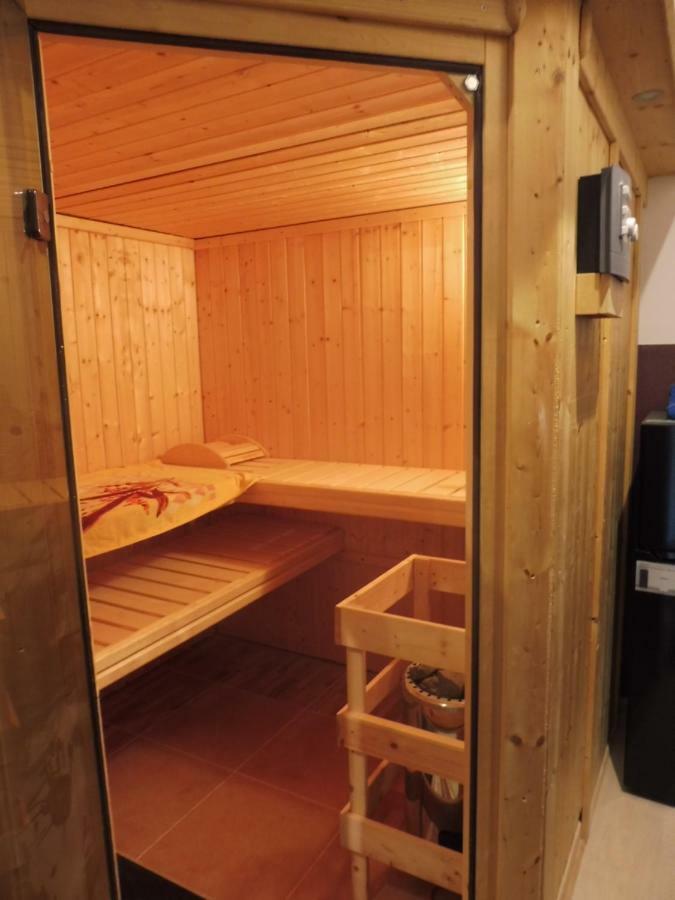 4 Chambres Meublees Et Un Seul Studio Avec Petite Cuisine Til-Chatel エクステリア 写真